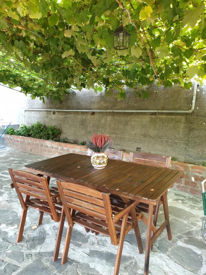La Casa Dei Limoni Apartment คาซาร์ซา ลิกูเร ภายนอก รูปภาพ